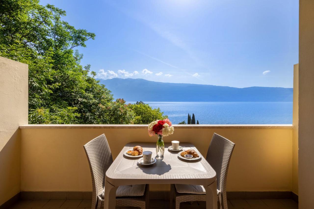 Hotel Meandro - Lake View Gargnano Luaran gambar
