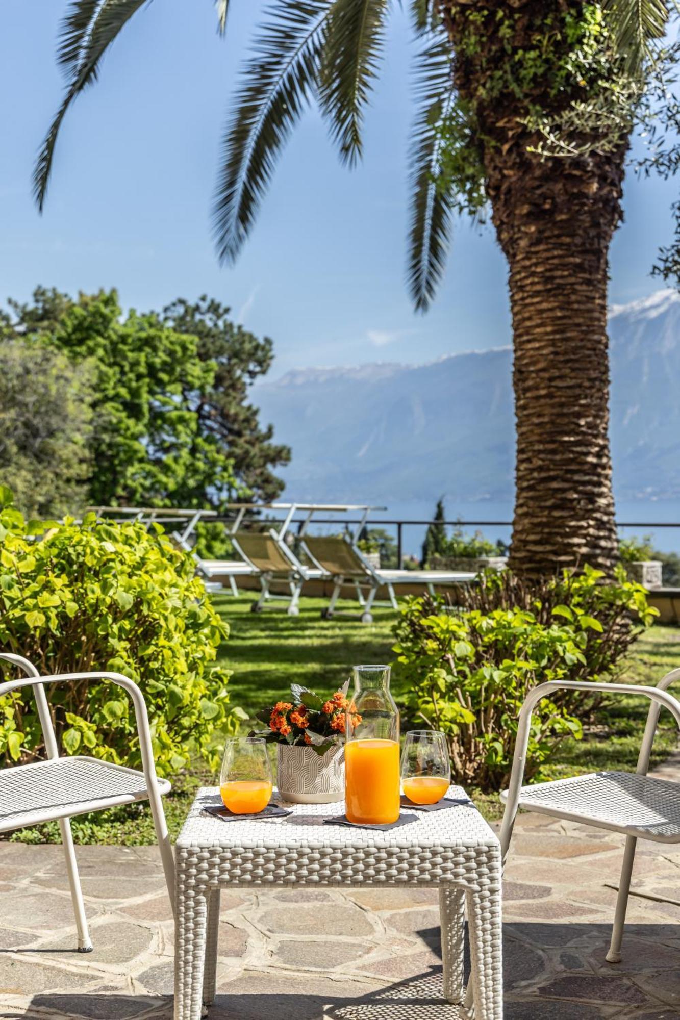 Hotel Meandro - Lake View Gargnano Luaran gambar