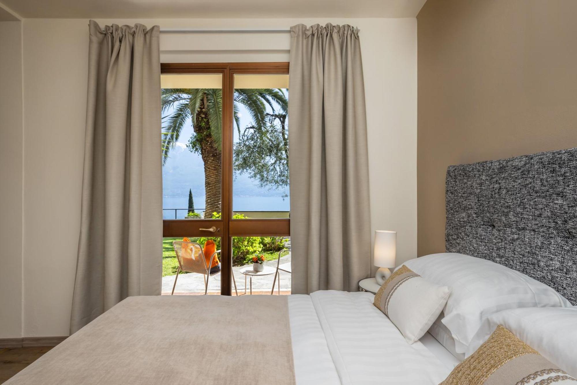 Hotel Meandro - Lake View Gargnano Luaran gambar