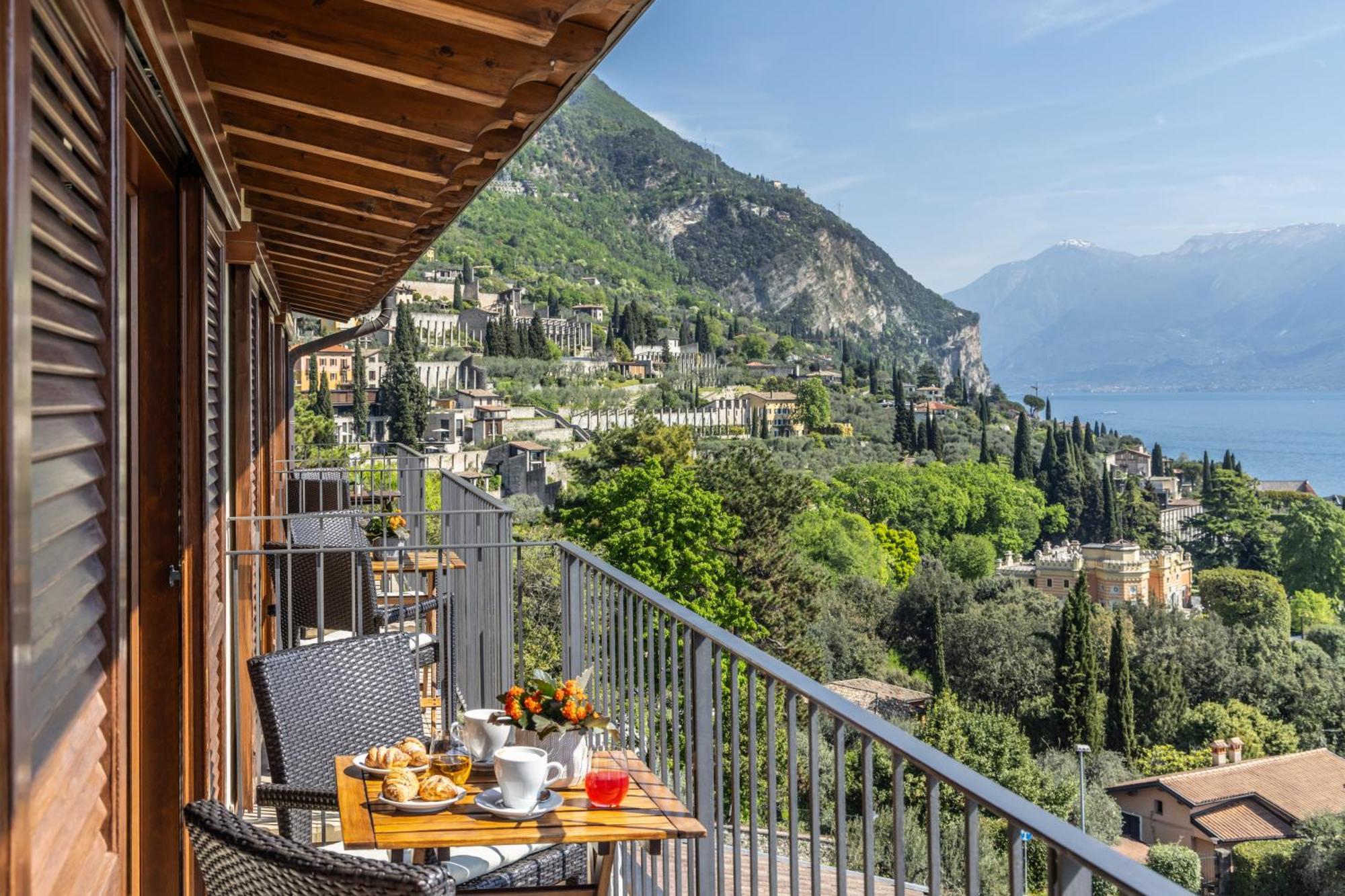 Hotel Meandro - Lake View Gargnano Luaran gambar