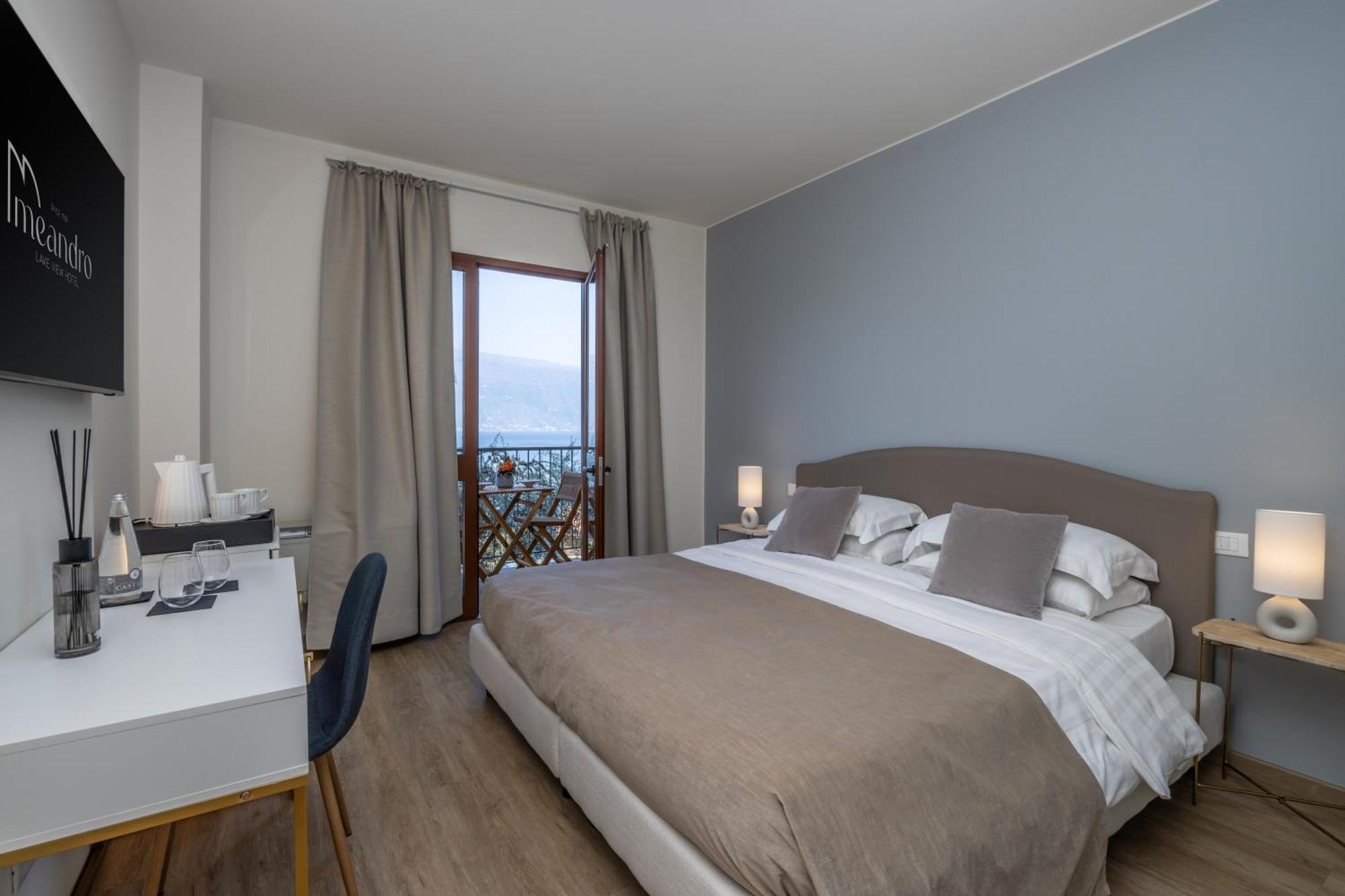 Hotel Meandro - Lake View Gargnano Luaran gambar