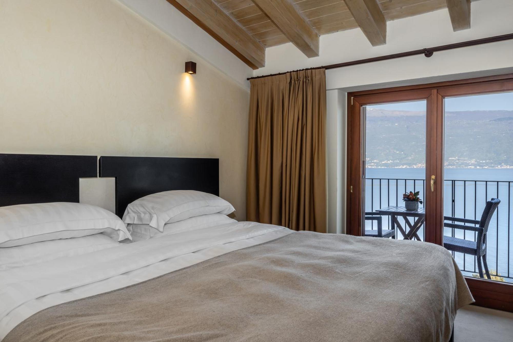 Hotel Meandro - Lake View Gargnano Bilik gambar