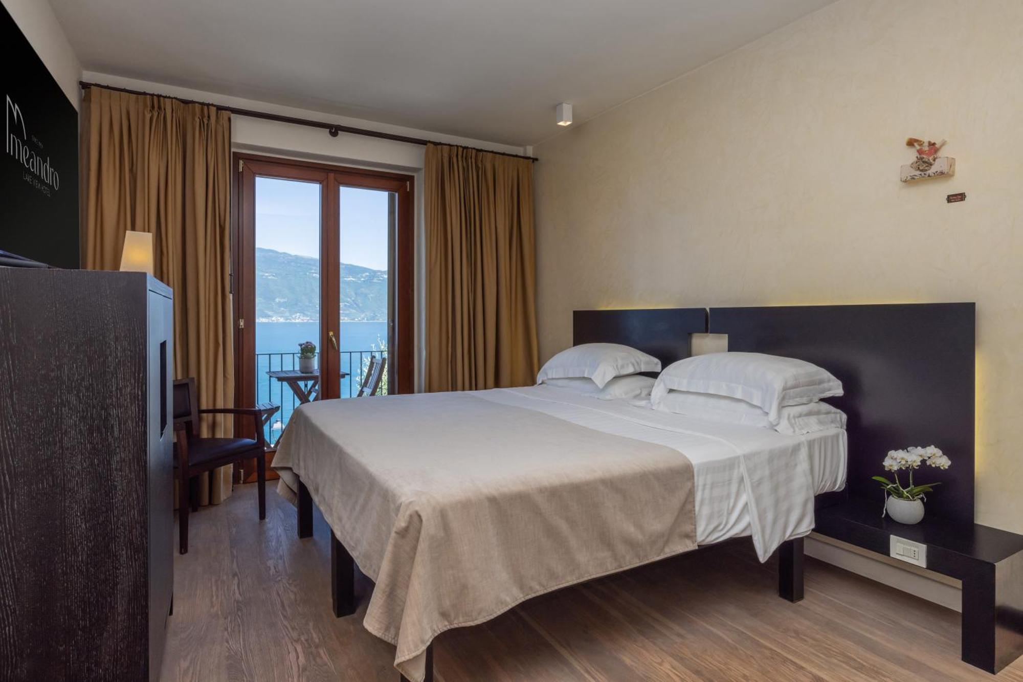 Hotel Meandro - Lake View Gargnano Luaran gambar